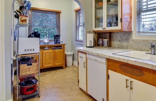 King Casa | Walk to Williams District: Home w/ Hot Tub & Patio