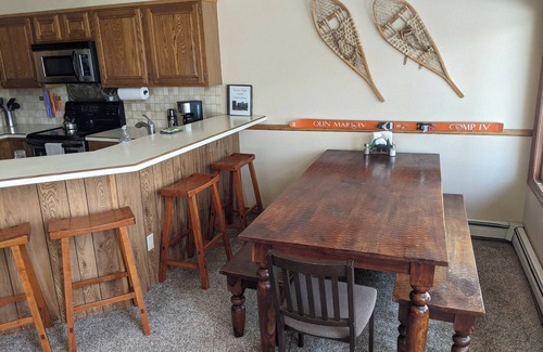 Winter Park Chalet De Esquí | Walk to Winter Park Lifts - Private Hot Tub - Pet Friendly - Custom Duplex
