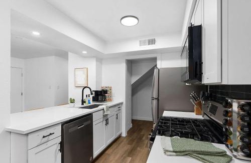 South Lamar Casa | Walk to Zilker Park & SoCo - Austin's Best