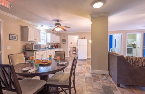 Mars Hill Cabaña | Walk your dog to Mars Hill University and Town Center from the Cascade Cottage