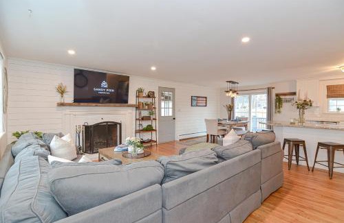 West Dennis Casa | Walk2beach, Hottub, Firepit, Petsok