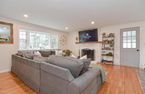 West Dennis Casa | Walk2beach, Hottub, Firepit, Petsok