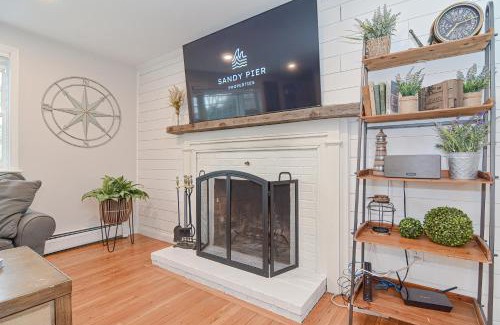 West Dennis Casa | Walk2beach, Hottub, Firepit, Petsok
