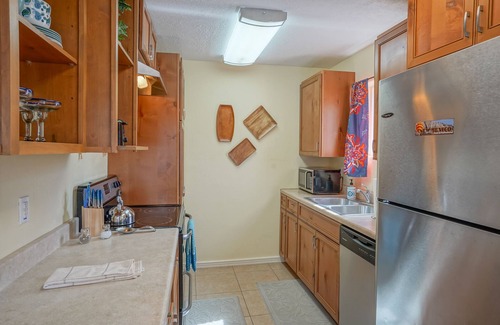 West Old Town Casa | Walk2Old Town, 2bd/1ba, Large Yard, Pet Friendly!