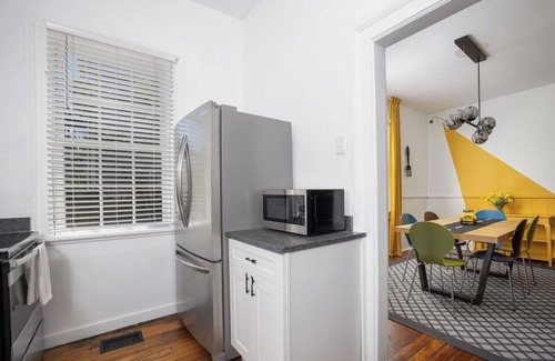 Savannah Victorian District Casa | Walkable 2BR Home I Forsyth Park & Historic District Steps Away