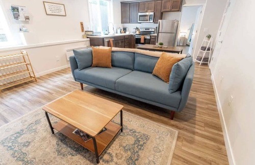 Vernon Apartamento | Walkable Apt Next to Restaurants, Bars, and Shops!