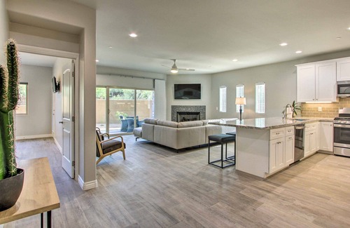 Cave Creek Casa | Walkable Cave Creek Townhome w/ Private Patio!