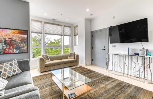 Park View Apartamento | Walkable Columbia Heights Condo with Rooftop Deck!