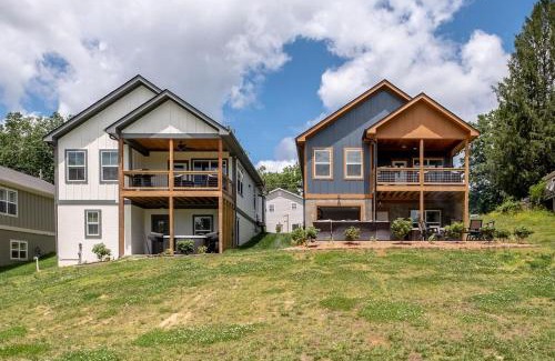 Brevard Casa | Walkable Downtown 5BR - Hot Tub and Resort Access