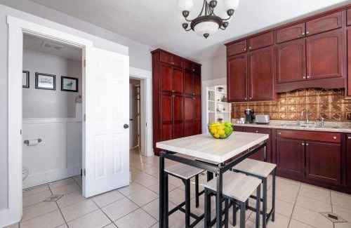 Columbus Apartamento | Walkable Downtown Columbus Historic Home, FREE Bikes to use