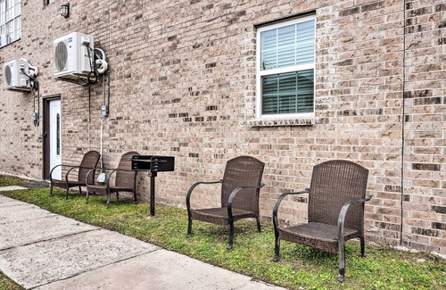 Galveston Apartamento | Walkable Galveston Apartment w/ Hot Tub Access