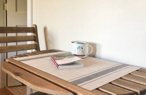Uptown Apartamento | Walkable ground-floor studio with convenient kitchenette, partial AC & WiFi