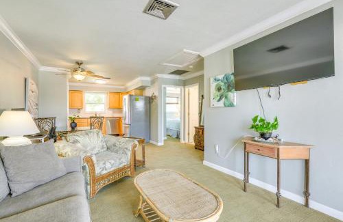 Mid Island Apartamento | Walkable Gulf-View Getaway in Fort Myers Beach!