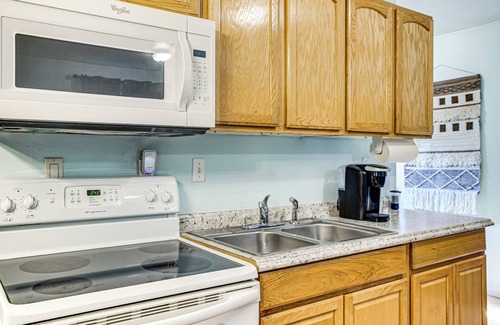 Puyallup Apartamento | Walkable Paradise: Downtown Puyallup Studio!