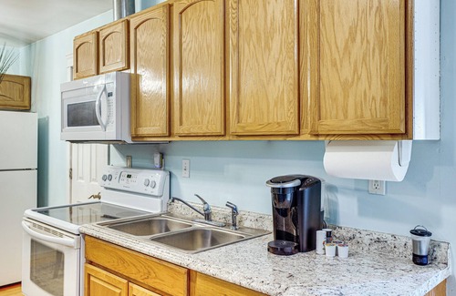 Puyallup Apartamento | Walkable Paradise: Downtown Puyallup Studio!
