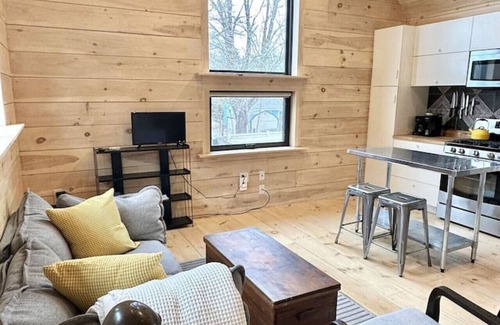Bar Harbor Casa | Walkable Studio in Downtown Bar Harbor [Sea Smoke]