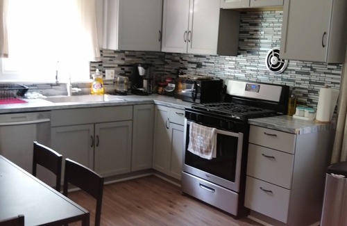 West Henrietta Apartamento | Walkable to RIT / comfortable stay