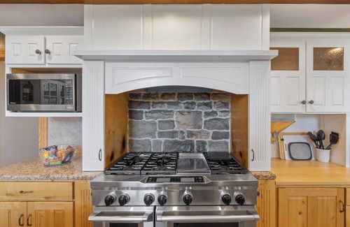 Walker Lake Cabina | Walker Lake Lodge | Right Near Walker Lake + Hot Tub!