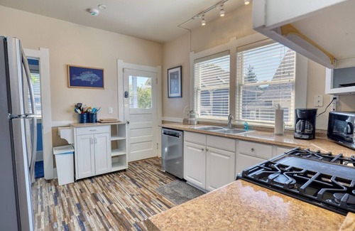 Queen Anne Casa | Walker’s Delight on Queen Anne