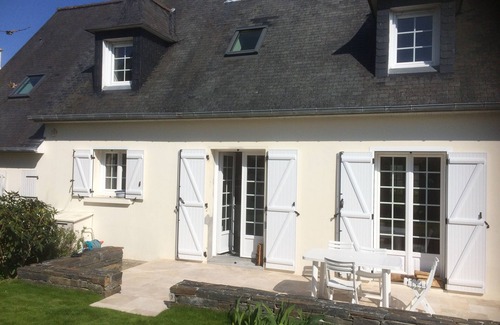 Saint-Cast-le-Guildo Casa | Walking distance to the sea - house with enclosed garden - sleeps 8 - Saint-Cast-le-Guildo(22)