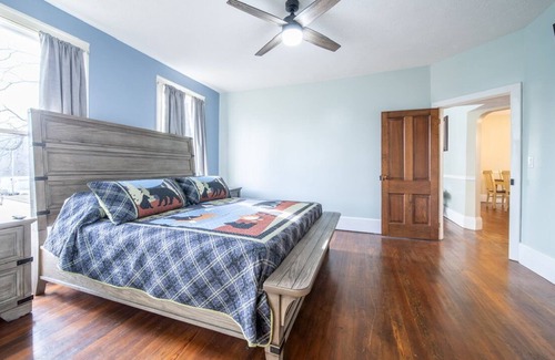 Norfork Casa | Walking Dis. To Pub/River/Food -Liberty Manor in Norfork, AR *FISHERMEN GETAWAY*