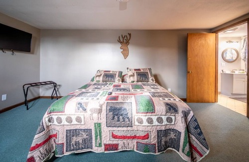 Norfork Casa | Walking Dis. To Pub/River/Food -Liberty Manor in Norfork, AR *FISHERMEN GETAWAY*