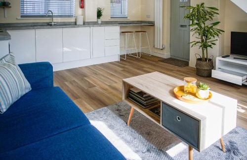 Bury St Edmunds Casa | Walking distance to hospital and town with free off-road parking
