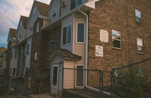 East Hillside Apartamento | Walking Distance from Hospitals, Lake-walk and Restaurants