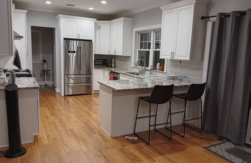 Plainedge Casa | Walking distance Golf Course 4-bedroom house with Living Dining and Family Room