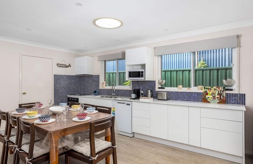 Anna Bay Casa | Walking Distance to Birubi Beach