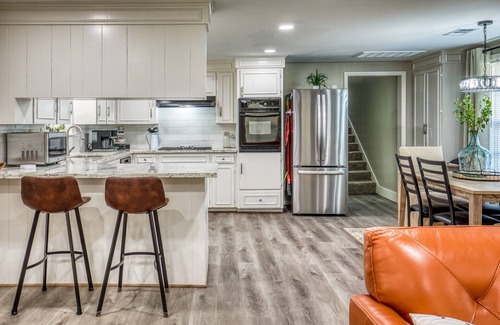 Brenham Casa | Walking distance to historic downtown Brenham!