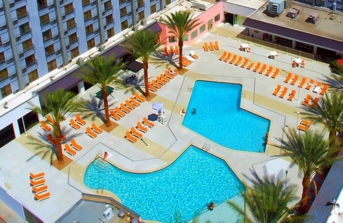 Las Vegas Hotel | Walking Distance to Las Vegas Strip! Sip Cocktails at the Pool!