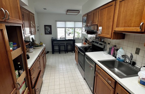 Chevy Chase Casa | Walking distance to NIH, the Metro, and Rock Creek Park.