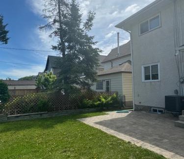 Winnipeg Casa | Walking distance to St Boniface, easy parking