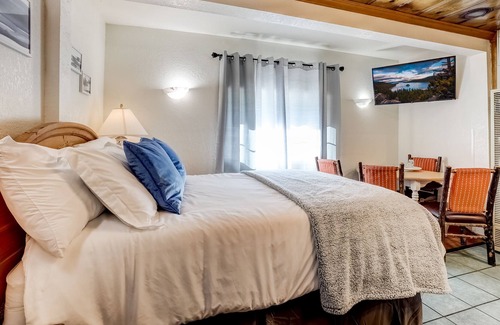 Stateline Cabaña | Walking distance to the lake, restaurants, shops, Gondola & more cottage 3