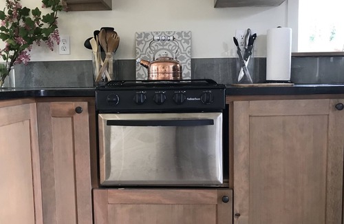 Vashon Island Apartamento | Walking Distance to the town of Vashon, fireplace, patio, bbq...