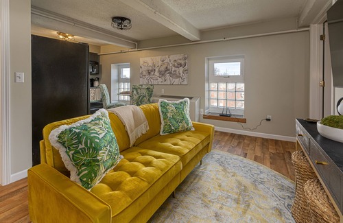 Carbondale Apartamento | Walking Distance to Campus, Food & Entertainment!