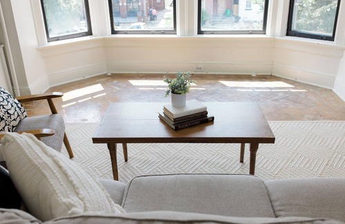 York Apartamento | Walking distance to Wellspan York Hospital, York College. Comfortably sleeps 8.