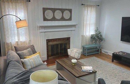 Fry's Spring Casa | Walking to UVA in a wonderful neighborhood