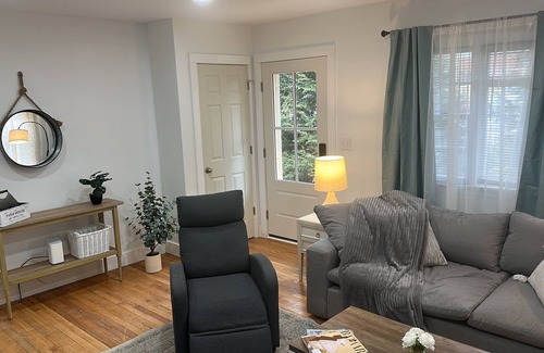 Fry's Spring Casa | Walking to UVA in a wonderful neighborhood