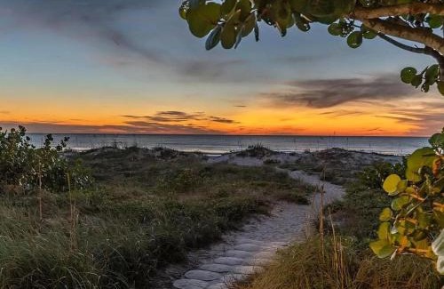 Indian Shores Casa | Walks On The Shore