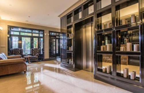 Odessa City Center Hotel | Wall Street - Maestro