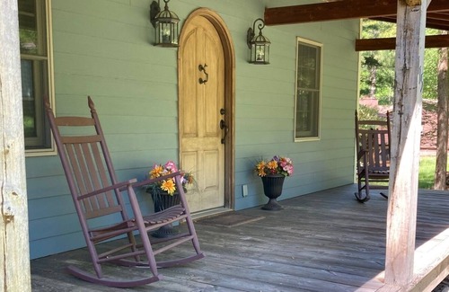 Greentown Casa | Lake Wallenpaupack Riverfront Home con muelle privado - 3 habitaciones 2 baños - Capacidad para 7