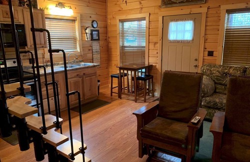 Byrdstown Casa | Walleye Point sits about 300 yds from East Port Marina and Dale Hollow Lake