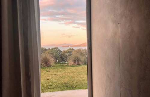 Whoota Casa | Wallis Lake House with a view that never fails!