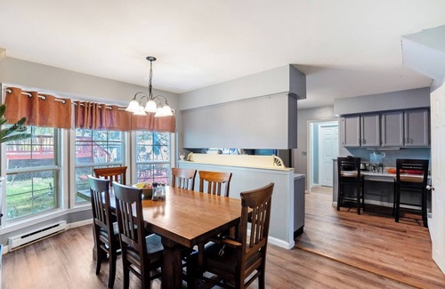 Wallkill Casa | Wallkill 4BR Retreat | Large Yard + Pet Friendly