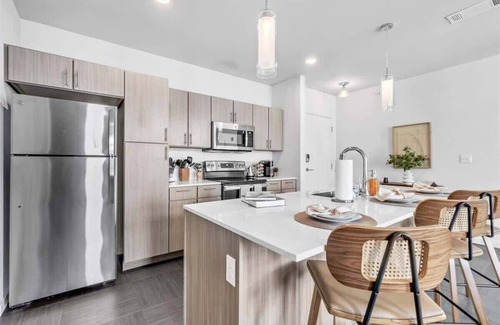 Rogers Apartamento | Walmart AMP - Pool, Gym & Lounge - LCP Collection