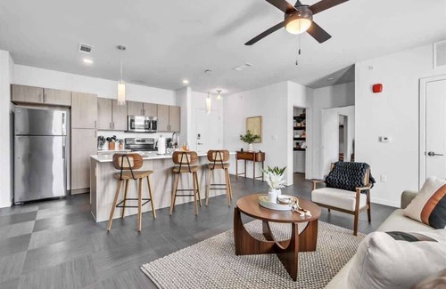 Rogers Apartamento | Walmart AMP - Pool, Gym & Lounge - LCP Collection