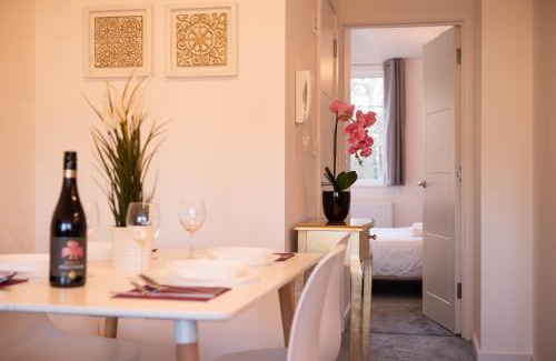 Kidlington Apartamento | Walnut Flats-F4, 2-Bedroom with Ensuite - Parking, Netflix, WIFI - Close to Oxford, Bicester & Blenheim Palace