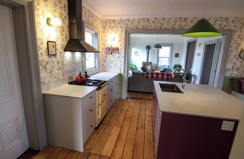 Consecon Casa | Walnut Manor: 3-bedroom house in fantastic Prince Edward with WiFi, AC